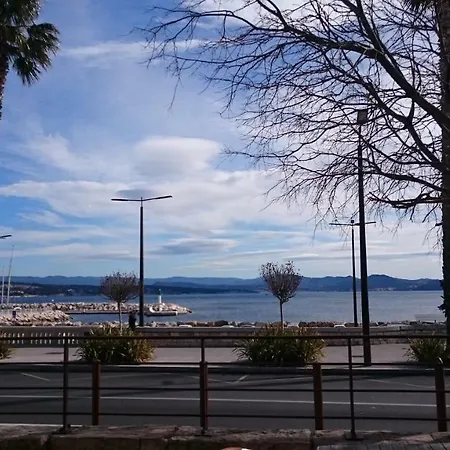 Capitaine Pirrodi Apartmán