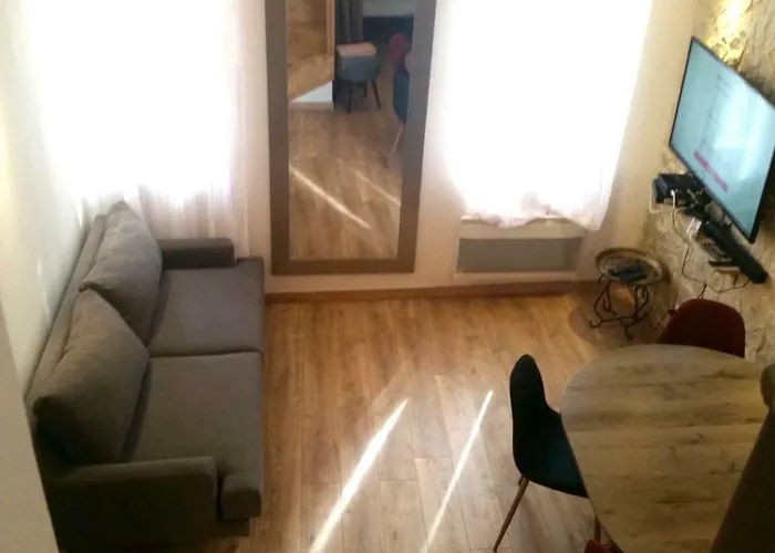 Apartment Capitaine Pirrodi *